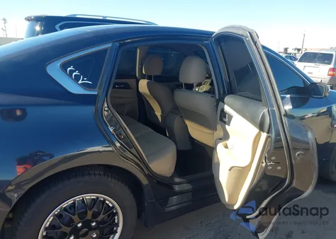 2015 Nissan Altima 2.5 S из США, поврежденный, VIN 1N4AL3AP2FC484095